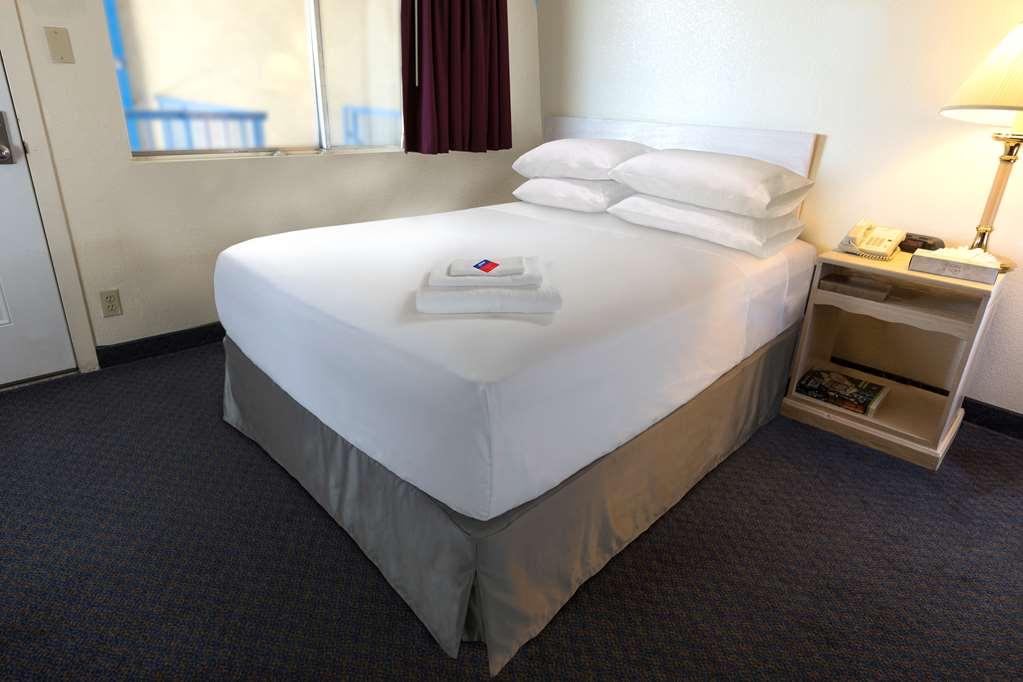 Americas Best Value Inn Holly Springs Oda fotoğraf